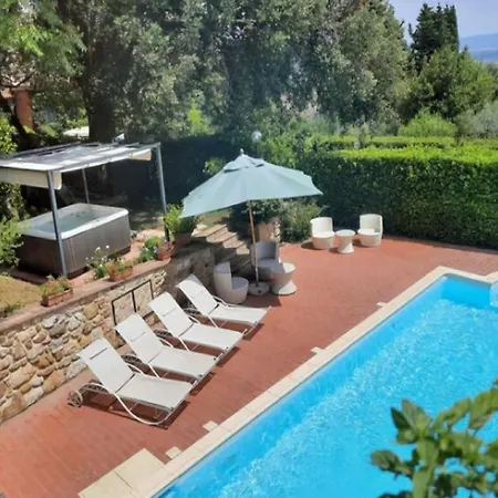 In Tuscany With Pool Orciatico